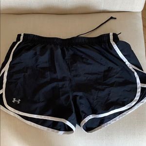MD under armor running shorts